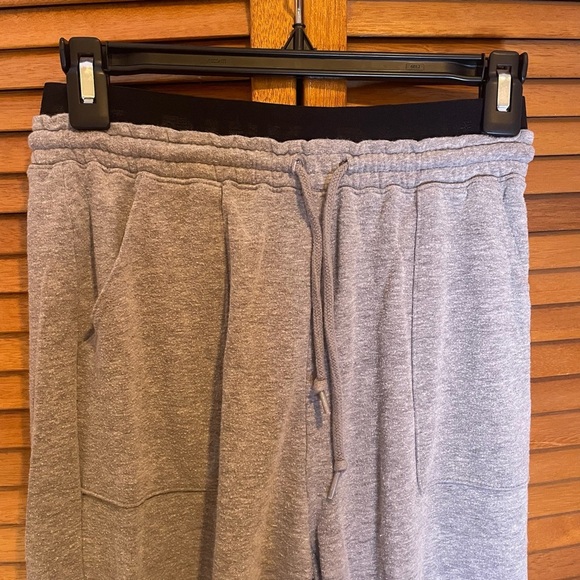 PINK Victoria’s Secret Grey Lounge Active Sweatpants Sz XS - Picture 2 of 7